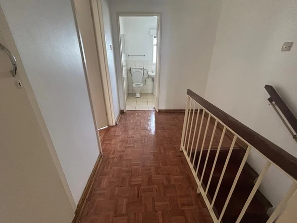 2 Bedroom Flat & Apartment