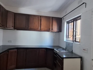 3 Bedroom Flat & Apartment