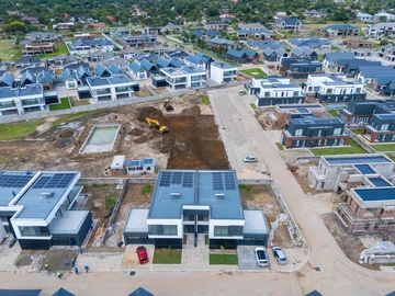 4 Bedroom Flat & Apartment