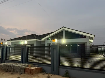 4 Bedroom House