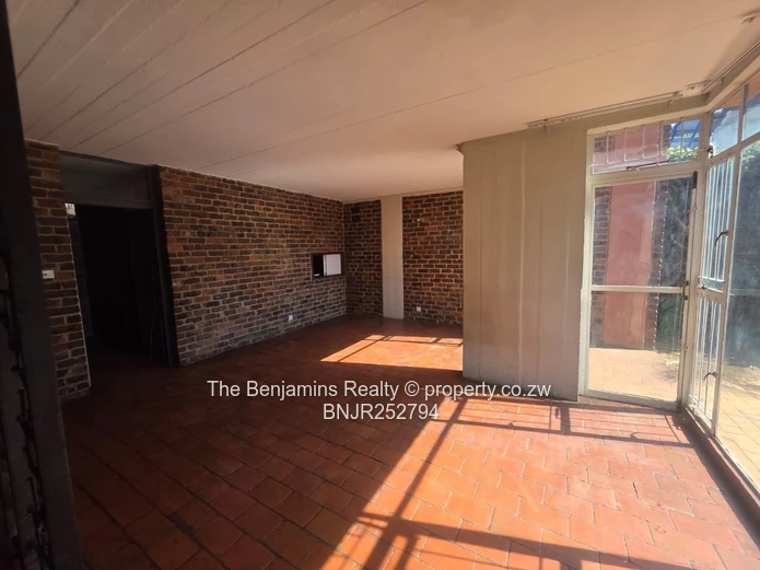 Garden Flat In Avenues