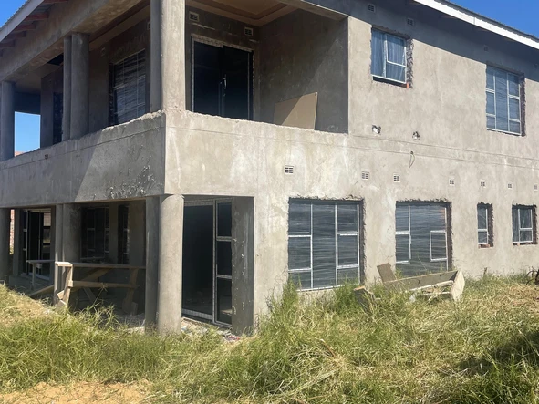 2 Bedroom Flat & Apartment