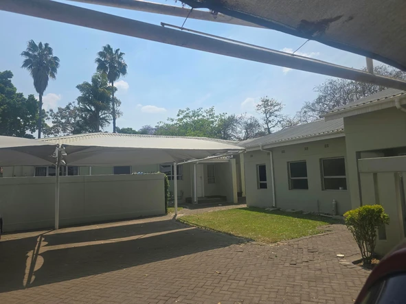 2 Bedroom Flat & Apartment