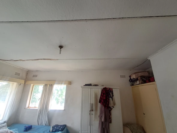 2 Bedroom Flat & Apartment