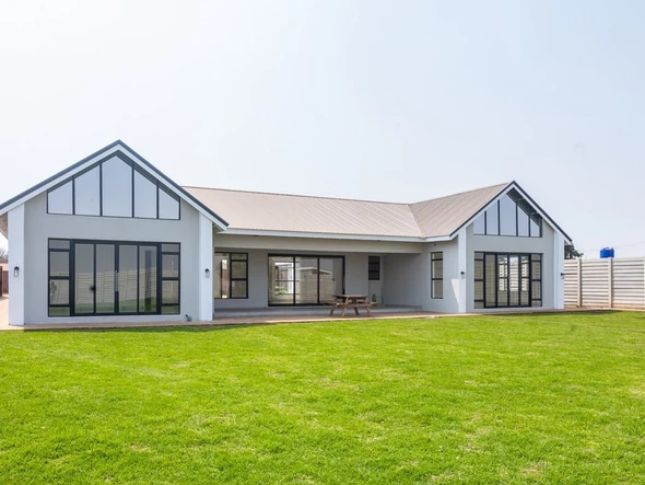 5 Bedroom House