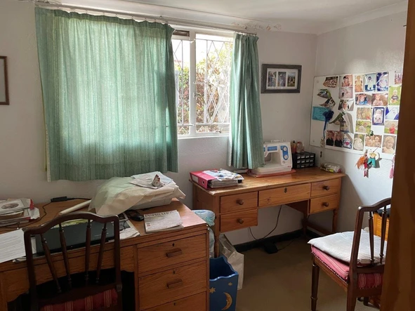2 Bedroom Flat & Apartment