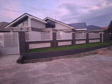 4 Bedroom House