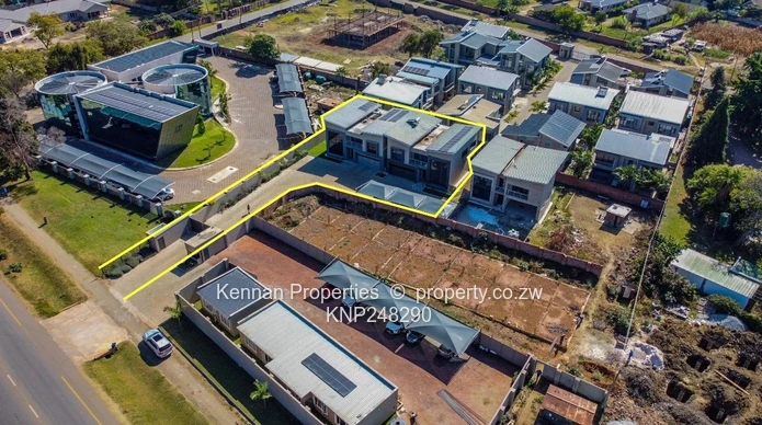 Elegant Upmarket 5 Bedroom Townhouse for Sale.