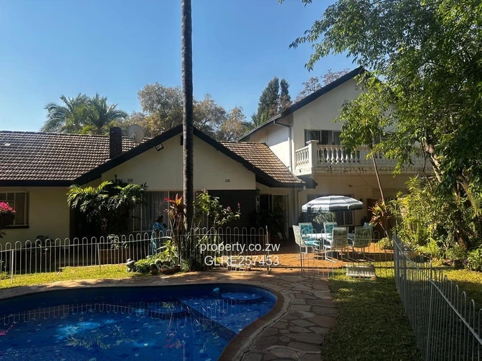 Vainona Family Home — 5BR, Pool & Balcony on 4666m²