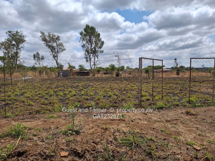 1,000m² Stand for Sale in Crowhill