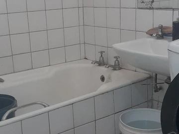 2 Bedroom Flat & Apartment