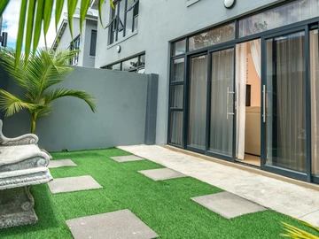 3 Bedroom Flat & Apartment