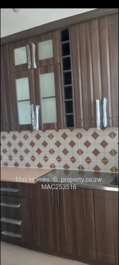 1 Bedroom Flat For Sale - Avenues
