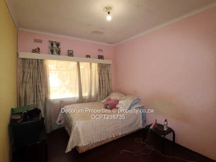 Spacious 4-Bedroom House for Sale in Greendale North