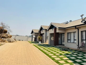 4 Bedroom Flat & Apartment