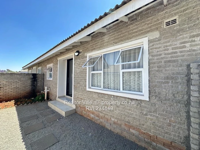 2 bed garden flat to let (Sole Mandate)