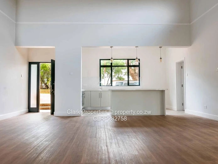 Large Townhouse In Chisipite