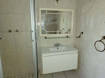 2 Bedroom Garden Flat