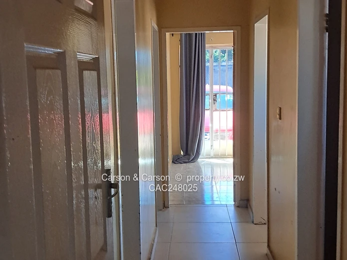 Spacious 3-Bed Home on 1100m² in Mabelreign, Harare West with Borehole