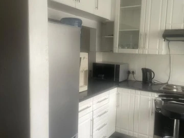 2 Bedroom Flat & Apartment