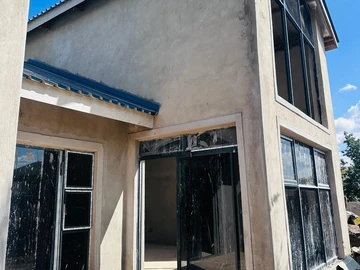 2 Bedroom Flat & Apartment