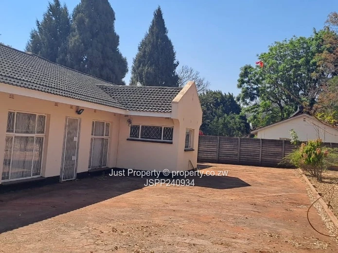 Beautiful 3bed house  Borrowdale : To Rent