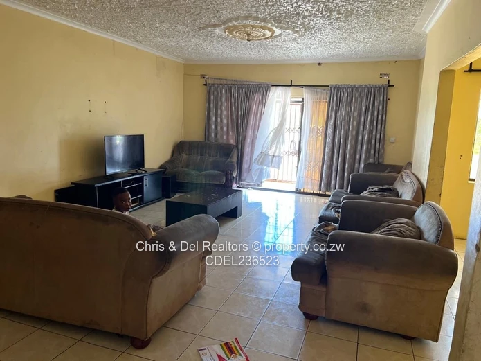 Zengeza 4 - Chitungwiza house for sale