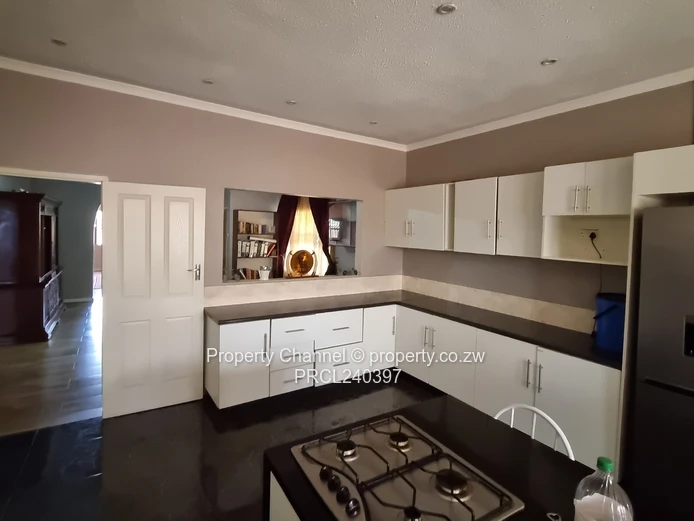 Prime Pomona Home | 1800sqm | Title Deeds Available (Sole Mandate)