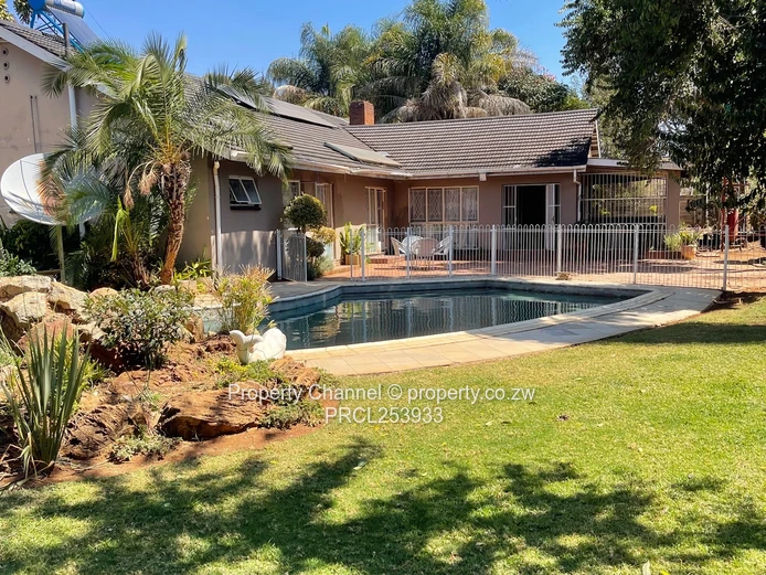 4 bed house with lots of Investments opportunities 