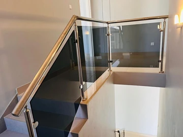 2 Bedroom Flat & Apartment