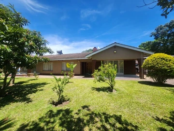 Fully furnished 5bedrooms e , with 2 self contained cottages for rental as residential/ commercial 