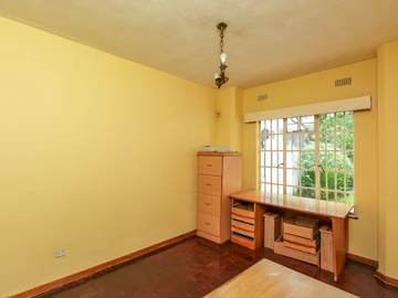 3 Bedroom Flat & Apartment