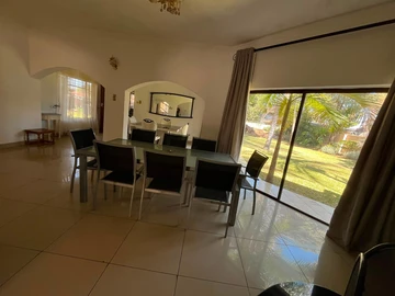 6 Bedroom House