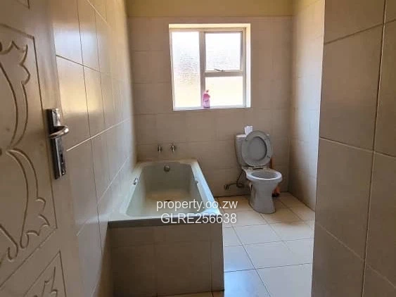 Pomona 5-Bed House on 2000m² with Borehole & Balcony