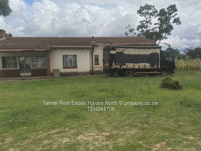 Parktown property: 4 bed with mes, seperate lounge and dinning, kitchen, seperate bath and toilet