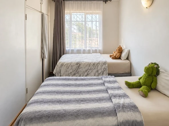3 Bedroom Flat & Apartment