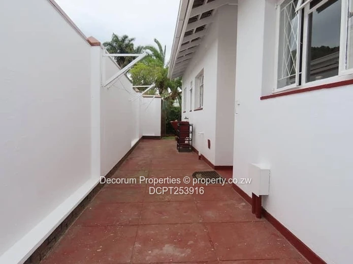 3 Bedroom Garden Flat Kamfinsa Greendale For Sale (Sole Mandate)