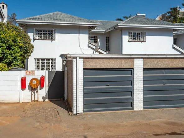 4 Bedroom Garden Flat