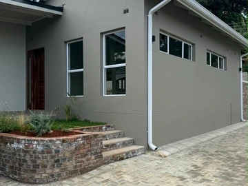 3 Bedroom Flat & Apartment