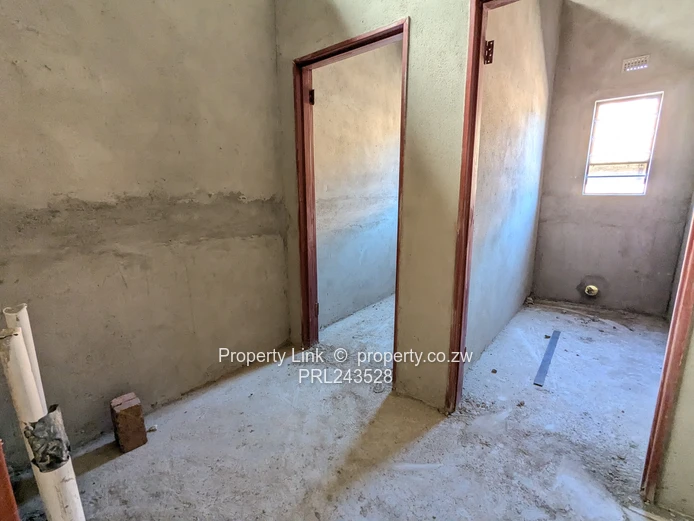Mukuvisi Woodlands Industrial Area - 3 Units - Available 1 June