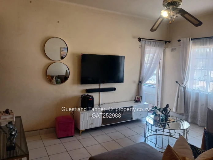 2-Bedroom Flat for Sale in Avenues