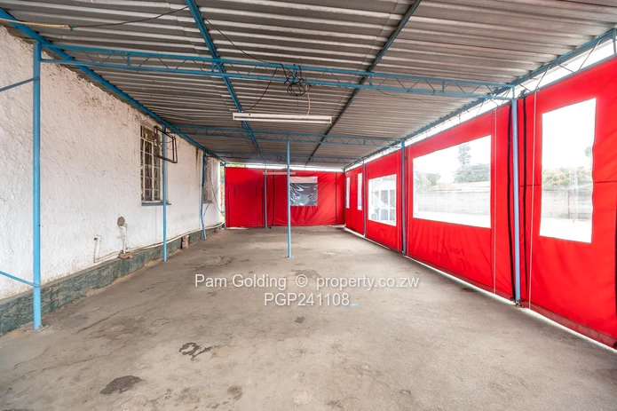 Commercial building for sale