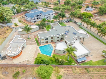 6 Bedroom House