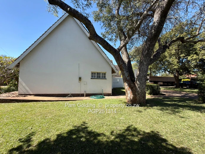 Spacious 4-Bed Hillcrest Home on 3,946 m² — Pool & Borehole