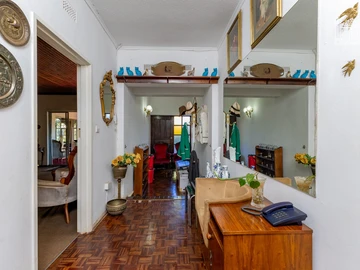 6 Bedroom House