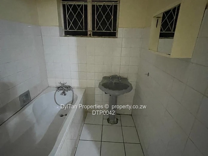 3 bedroomed neat house