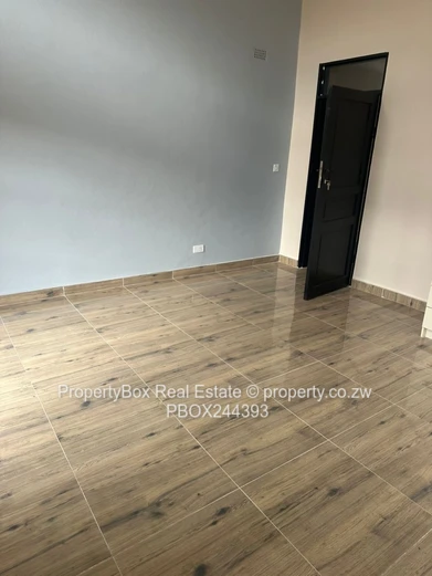 Cluster Unit for rent in Waterfalls