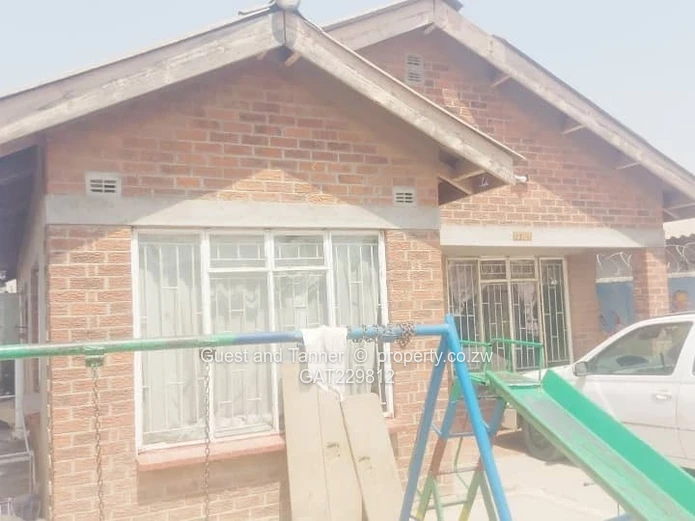 4-Bedroom House For Sale in Zengeza 5, Chitungwiza