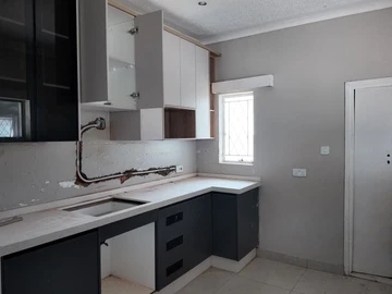 3 Bedroom Flat & Apartment