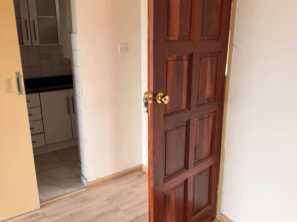 2 Bedroom Flat & Apartment